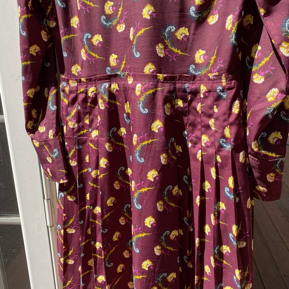 Banana Republic Pleated dress size 10 - Picture 8 of 9